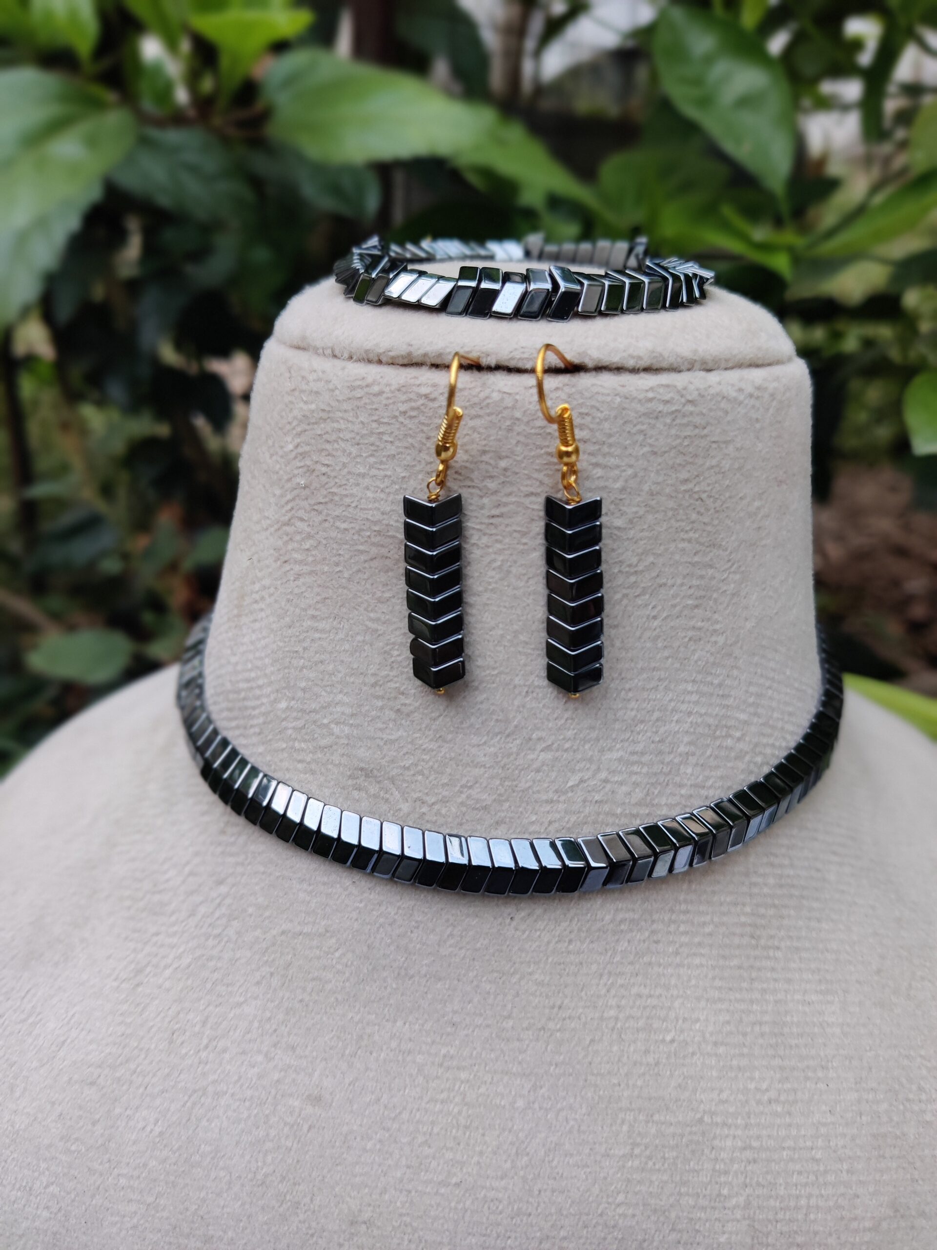 Chevron Elegance Jewelry Set with earing and braclate