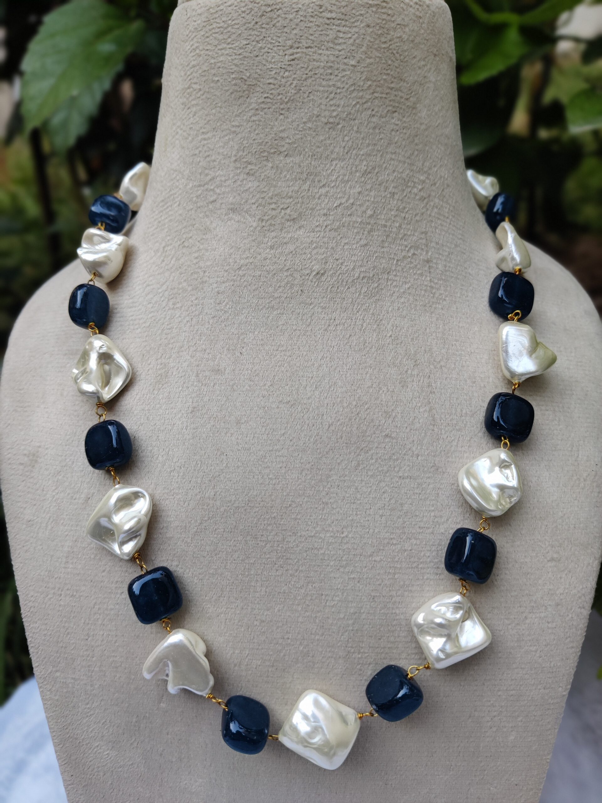 tiwan sheal barouqe Pearl & jade Blue Bead Necklace